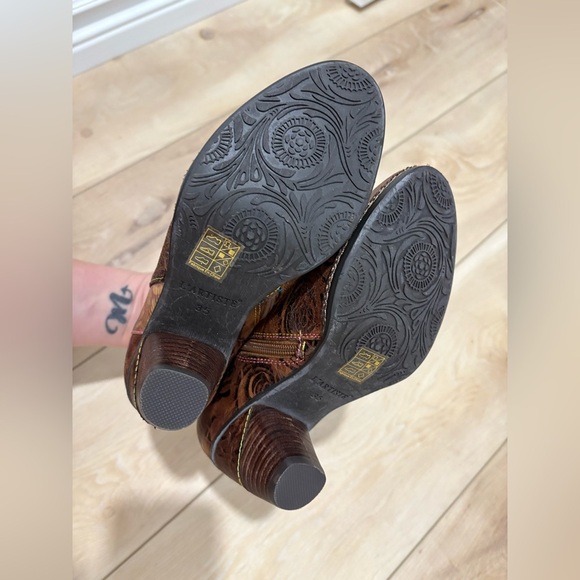 NEVER WORN- L’ariste Waterlilly Booties - Size 5 woman’s - Picture 3 of 10